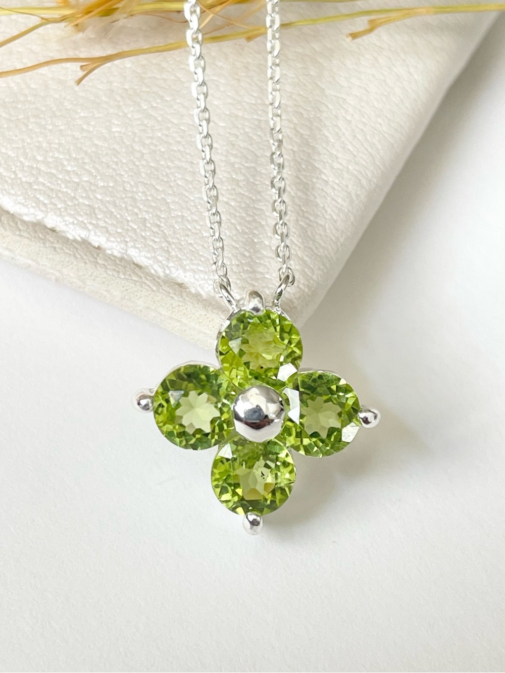 Natural Peridot Four-Leaf Clover Necklace 925 Sterling Silver August Birthstone